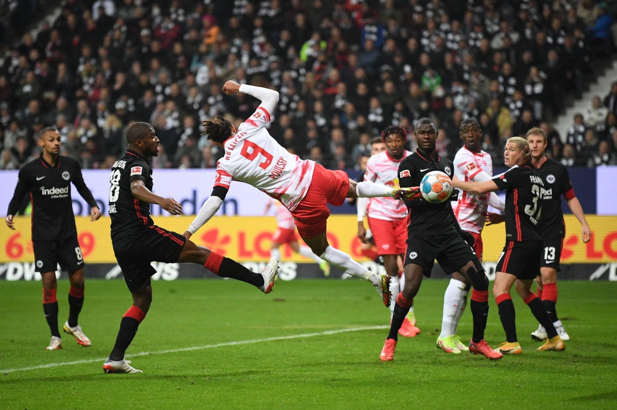 天山雄鲨队读秒绝平北城山猫队，拳击总决赛上演耐力碾压对手！战术板得到兑现的简单介绍