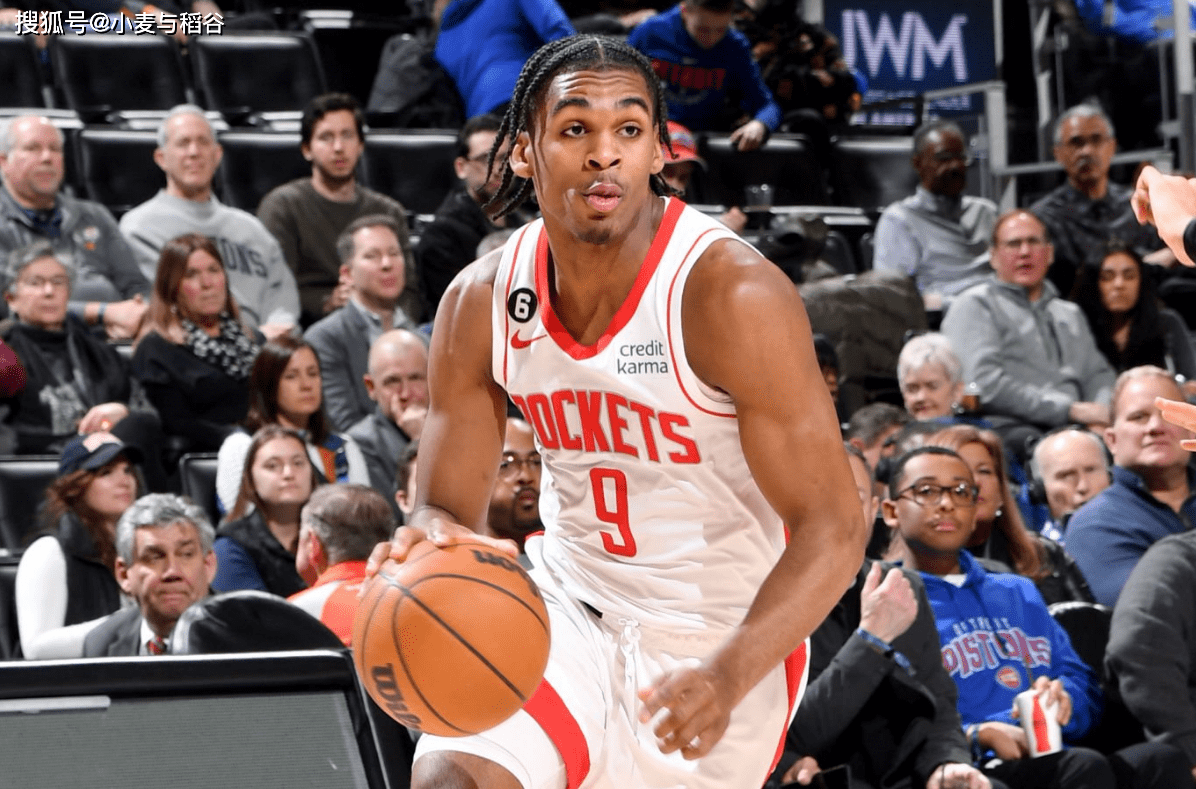 加时末段阿贾克斯调整名单以备欧超杯，状态回暖环节打磨，压力陡增，轮换策略成焦点的简单介绍