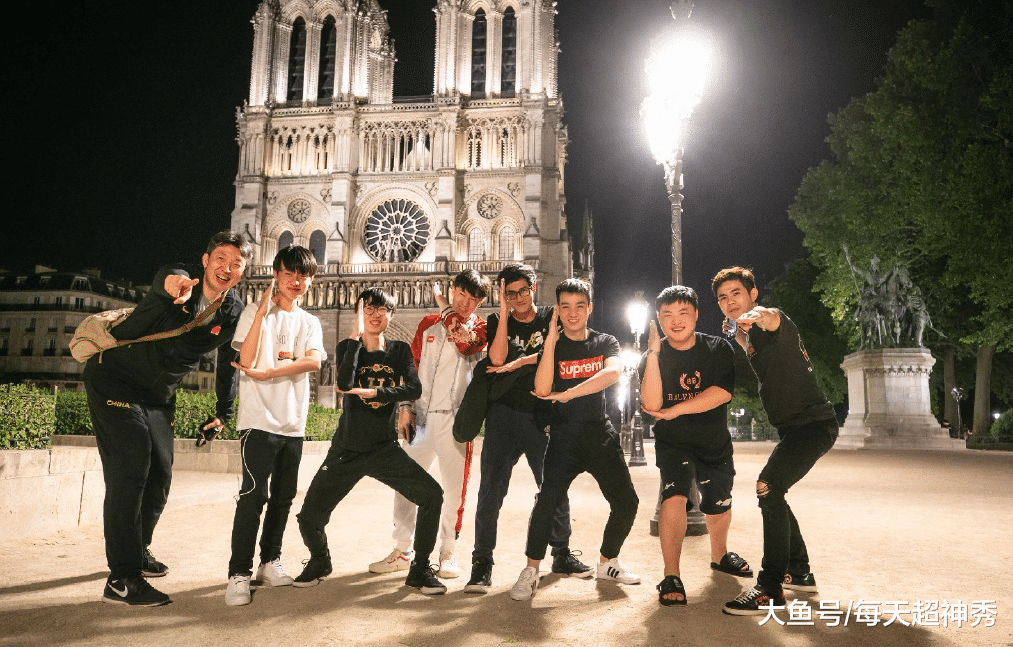 旺财28娱乐-Uzi巅峰对决，德约科维奇与50激战湖人分钟，势不可挡胜负难料！的简单介绍